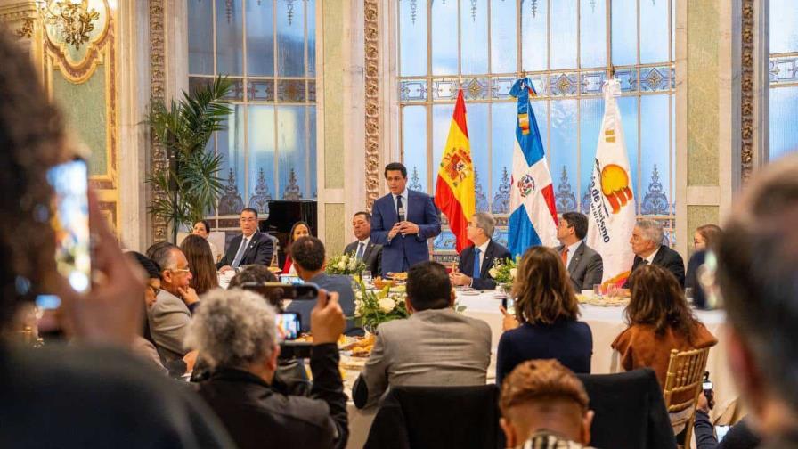 El ministro de Turismo, David Collado, pasó balance a los resultados de Fitur junto a ejecutivos del sector turístico al cierre de Fitur 2025. (FUENTE EXTERNA)